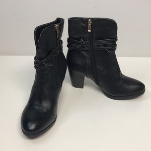 Vangelo women’s ankle boots black zip up size 8 Eur 38
